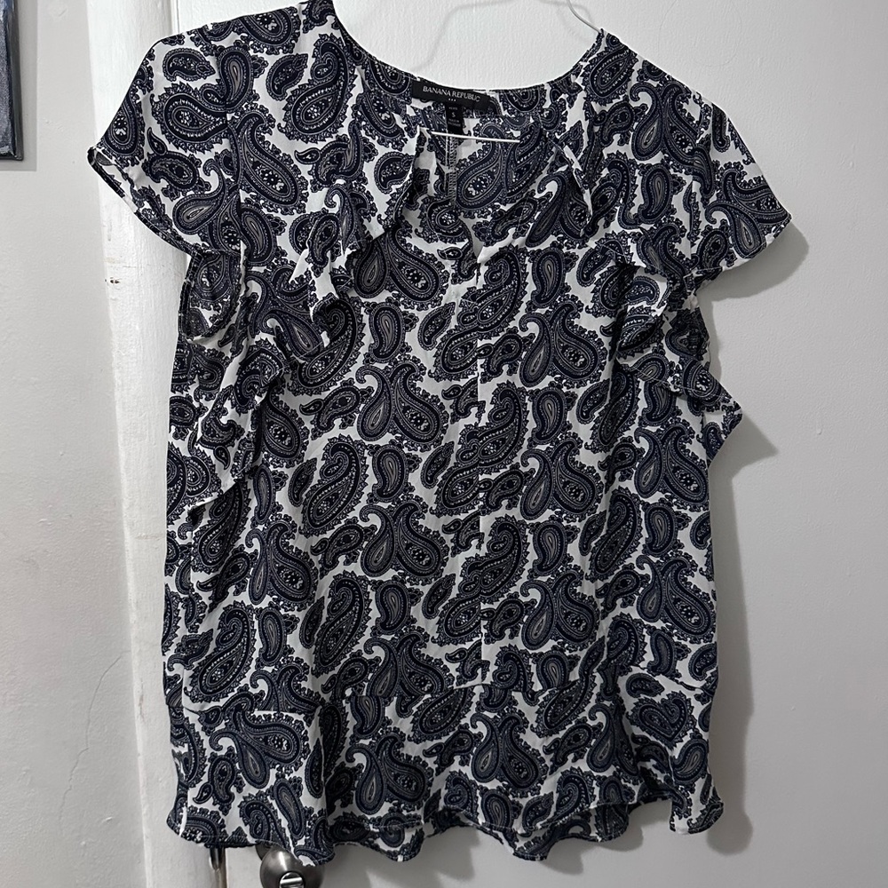 Banana Republic woman’s top small